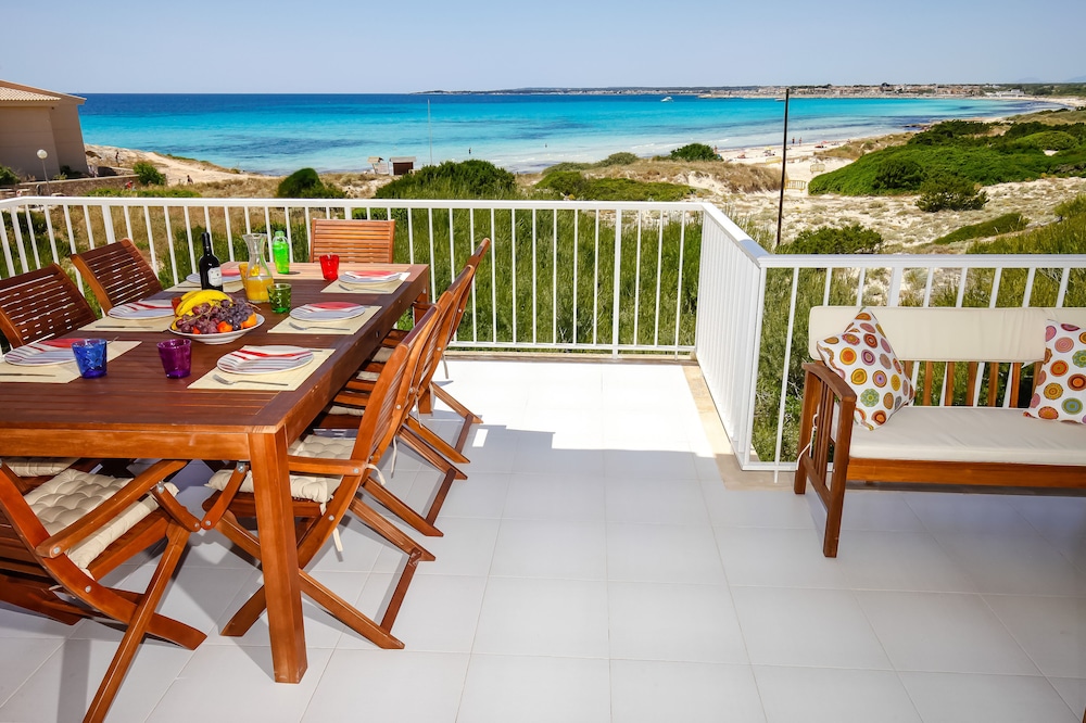 Apartments Es Trenc — 4-Star Luxury Hotel in Fornalutx, Spain