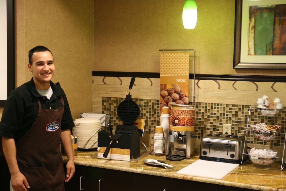 Hampton Inn & Suites Austin Lakeway - photo 34