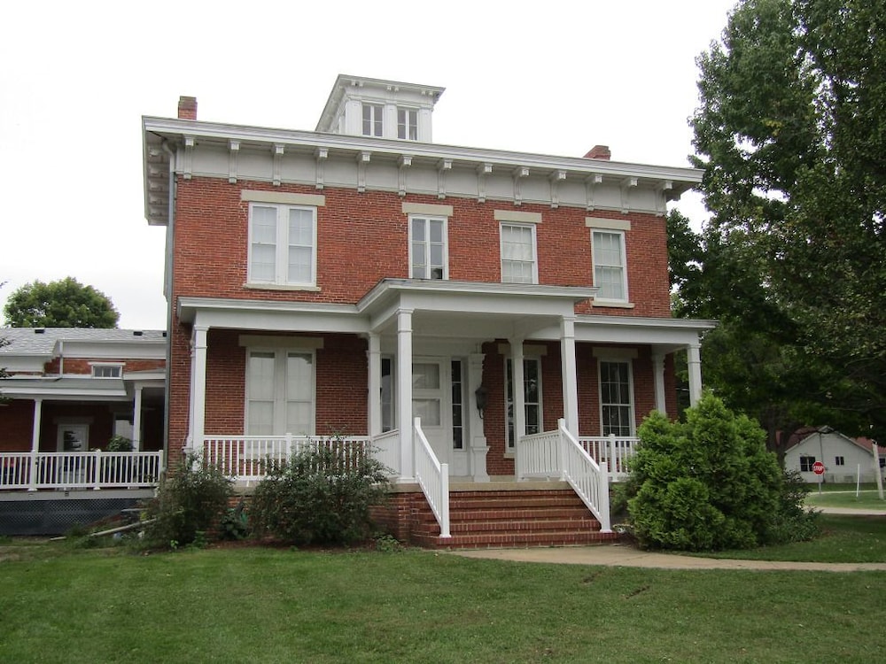 The Tiskilwa Inn in Riverside, United States