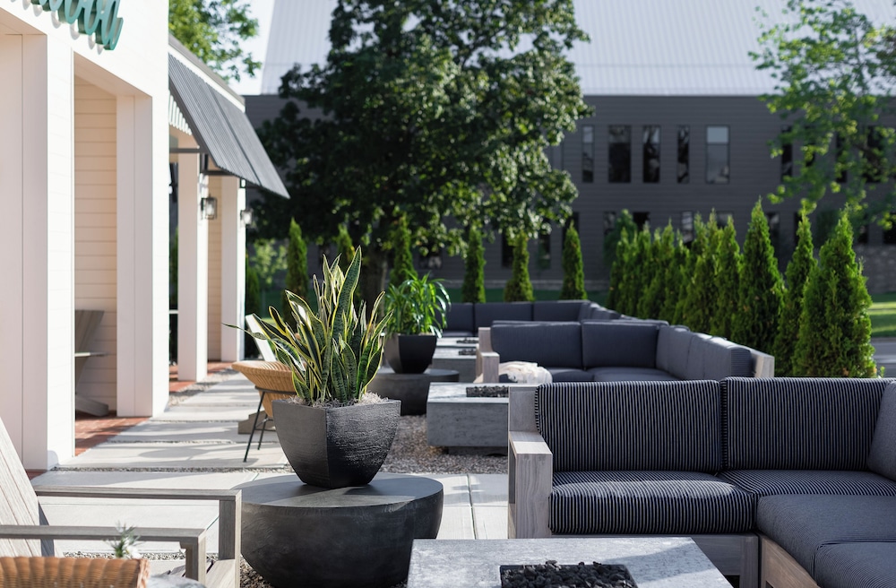 Elwood Hotel & Suites - photo 41