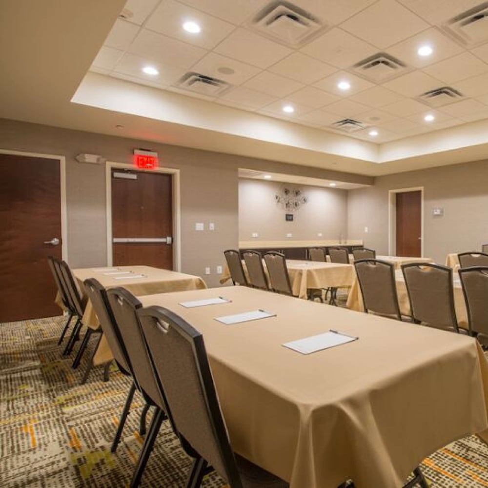 Hampton Inn Waynesboro - photo 32
