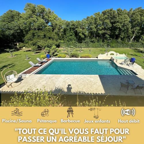 Le Mas des lys Guest houses au coeur de la Provence dans un parc paysagé avec piscine sauna et boulodrome — hotel in Grans