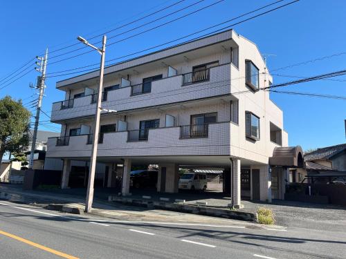 Apartment Hotel Kuki — hotel in Kukichuo