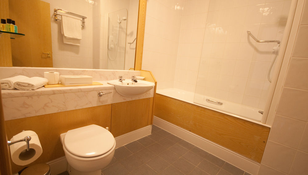 Dublin Airport Manor By Thekeycollections