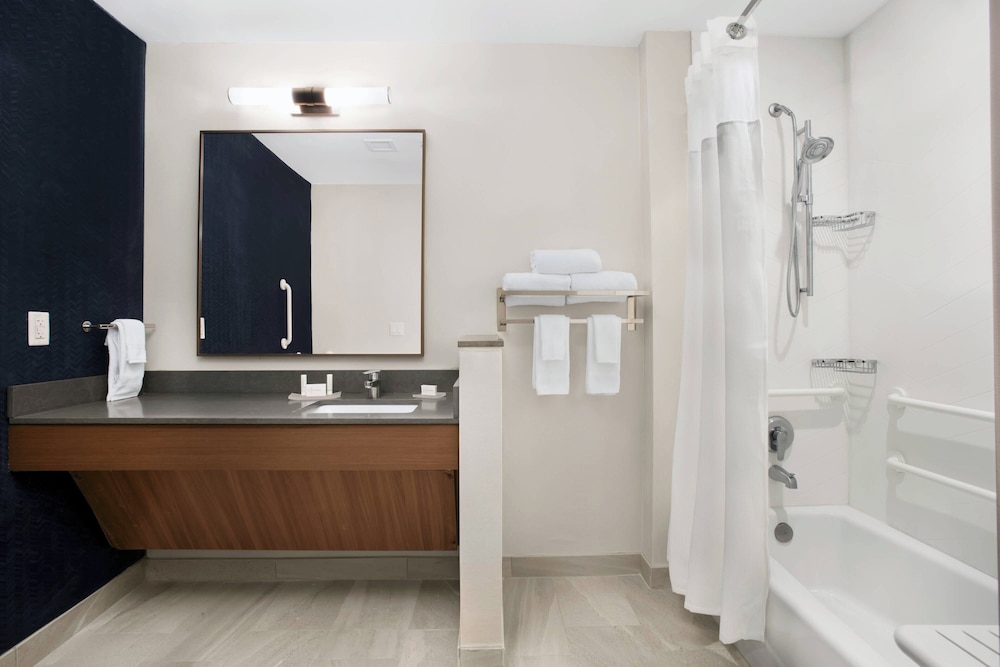 Fairfield Inn & Suites by Marriott Daytona Beach Speedway Airport - photo 17