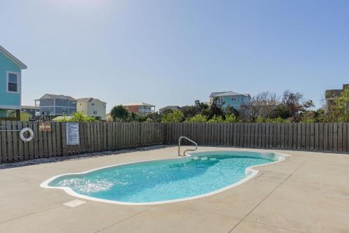 Kiki Hut by Oak Island Accommodations - photo 10