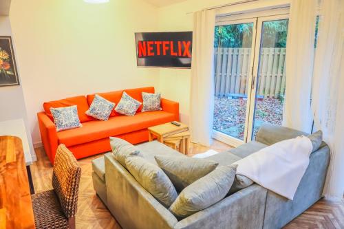 Contractors Long & Short Stay near City Centre by AltoLuxoExperience Short Lets & Serviced Accommodation with Free Parking & Wifi in Bristol, United Kingdom