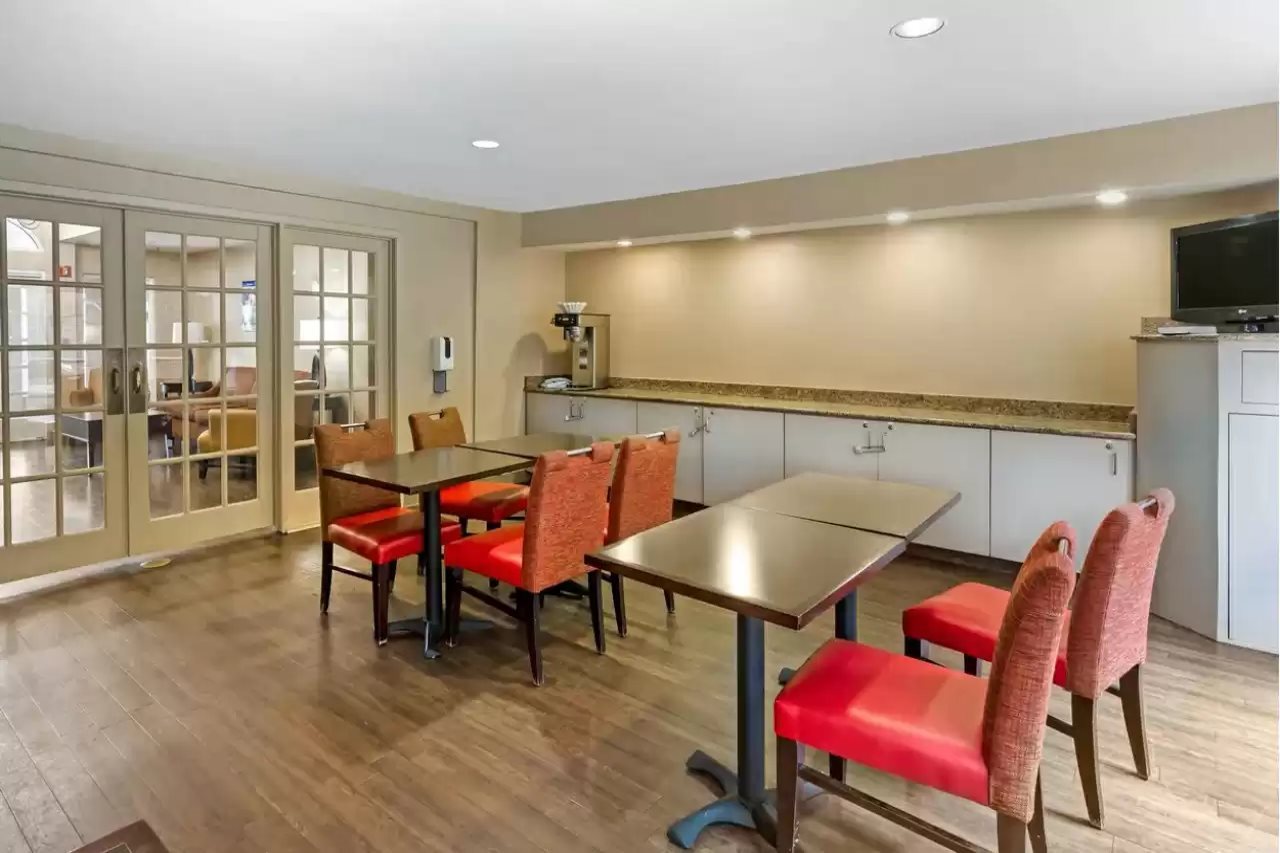 MainStay Suites Raleigh North - photo 10