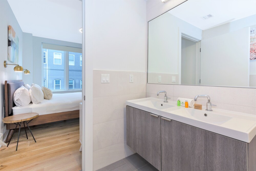 Dharma Home Suites Hoboken at Grand - photo 34