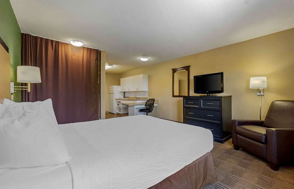 Extended Stay America Suites Chicago Gurnee - photo 15