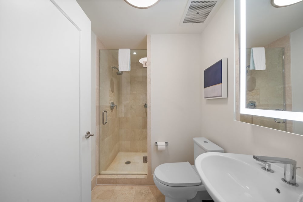 Fontainebleau Miami Beach Private Luxury Suites - photo 365