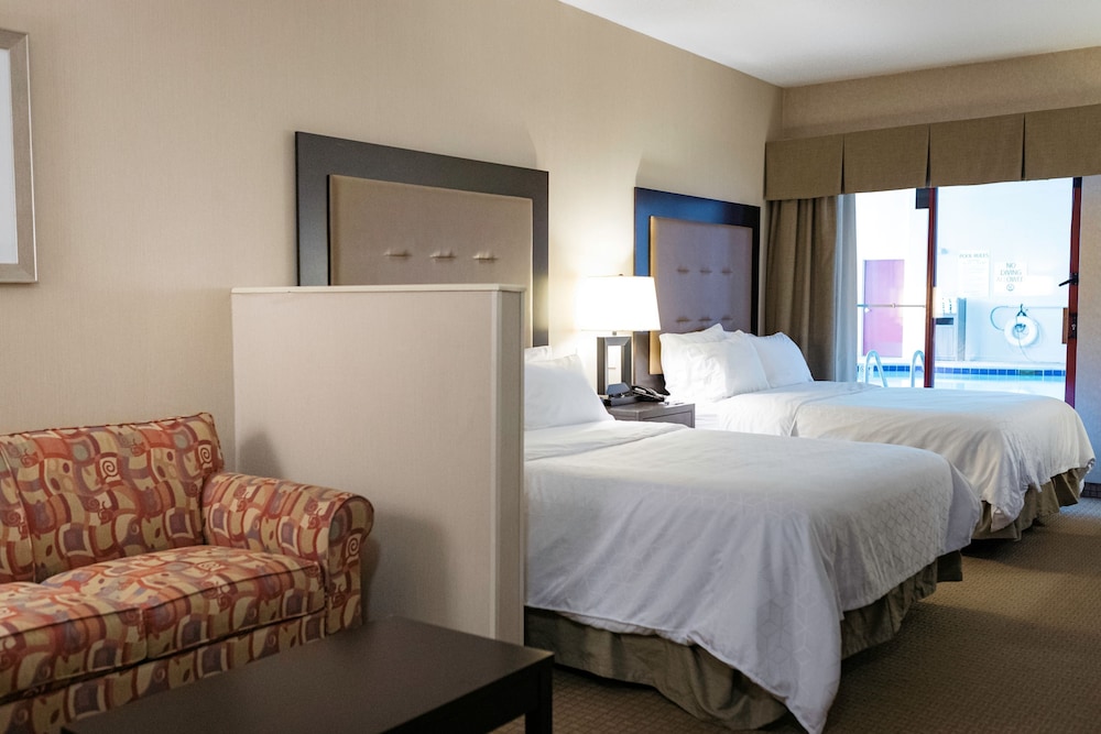 Holiday Inn Express Hotel & Suites Olathe North by IHG - photo 25