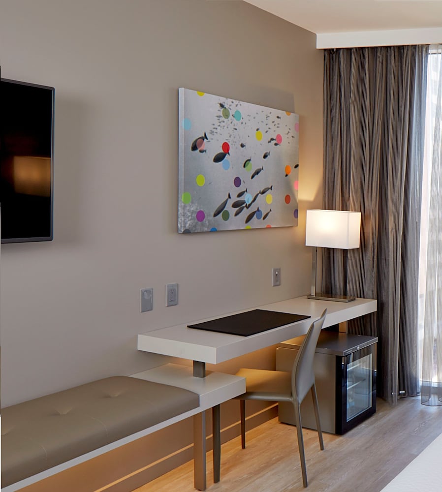 AC Hotel by Marriott Miami Beach - photo 8