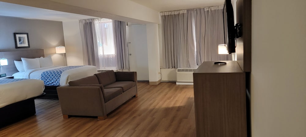 Clarion Inn & Suites and Convention Center - photo 11