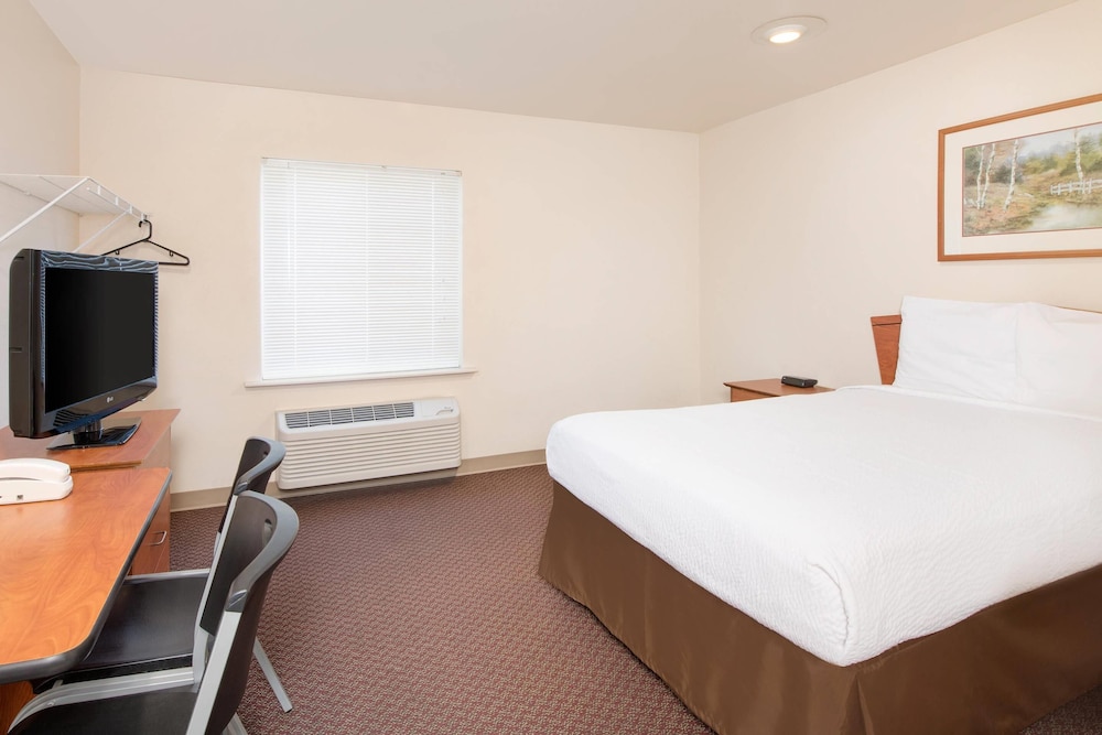 WoodSpring Suites Columbus near Fort Benning - photo 8