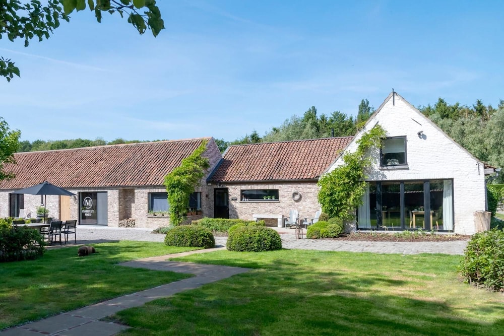 Het Soetewater — 4-Star Luxury Hotel in Beernem, Belgium