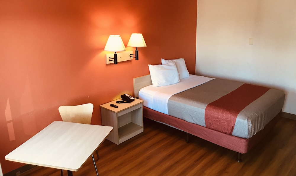 Travelodge by Wyndham Madison Heights MI - photo 5