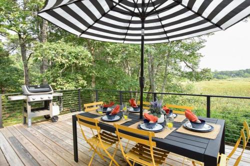 Eclectic Wellfleet Style Home near Lt Island — 4-Star Luxury Hotel in Wellfleet, United States