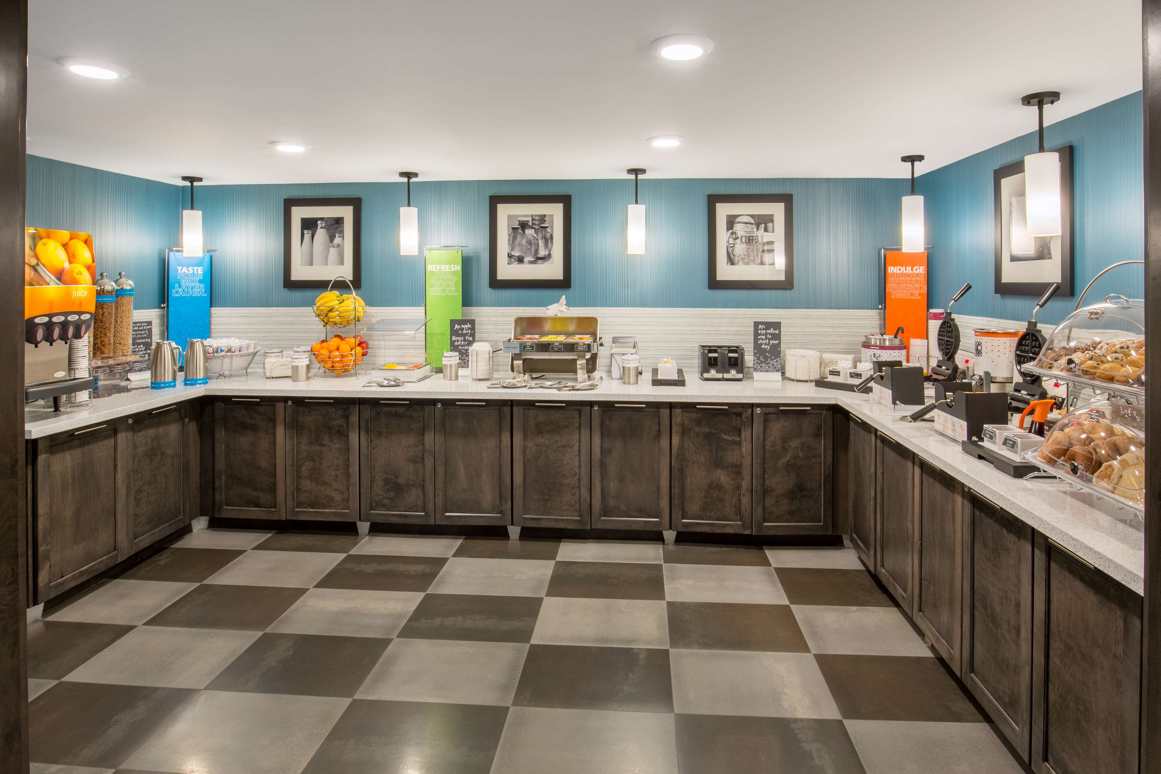 Hampton Inn Monterey - photo 12