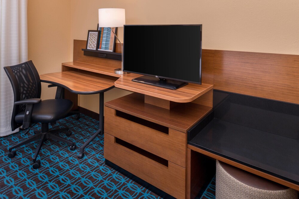Fairfield Inn & Suites by Marriott Huntington - photo 13