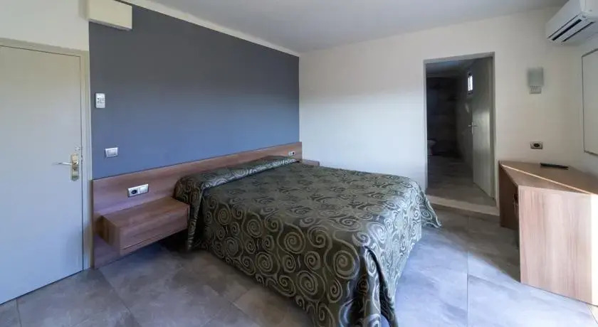 Hotel La Masía — Pont De Molins — photo 5