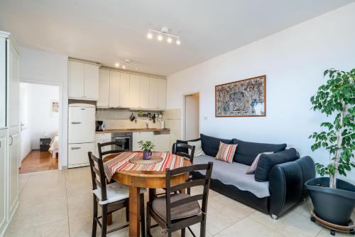 Apartment Rose 1