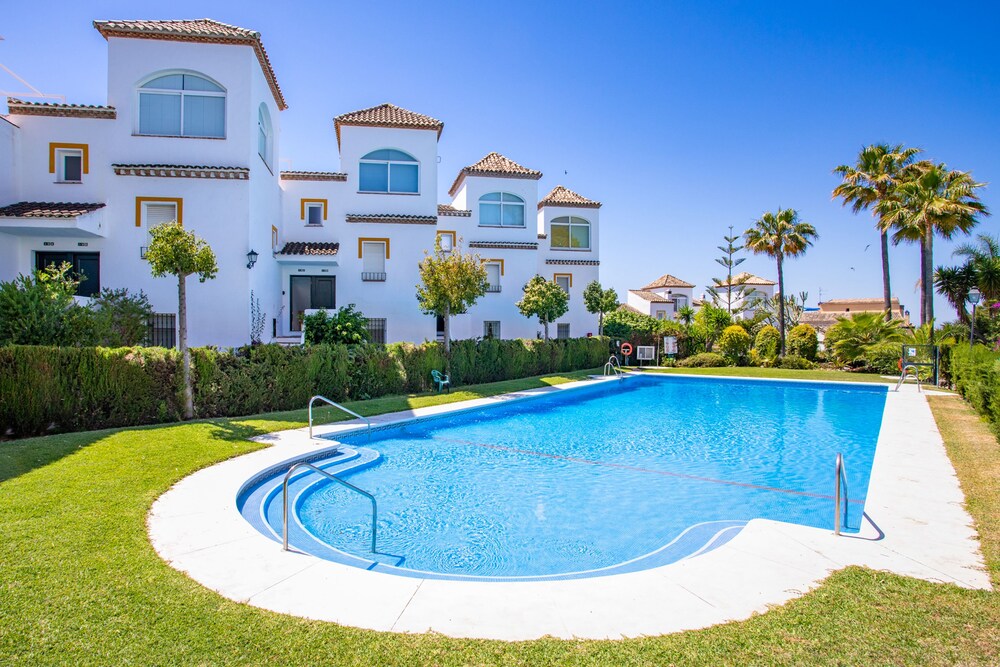Apartaluz Marbella Costabella — Marbella