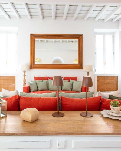 Luxury House Lungaretta ZENO 50 — 4-Star Luxury Hotel in Rome, Italy