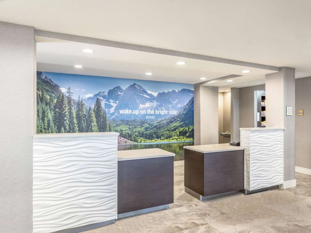 La Quinta Inn & Suites by Wyndham Denver Tech Center - photo 9