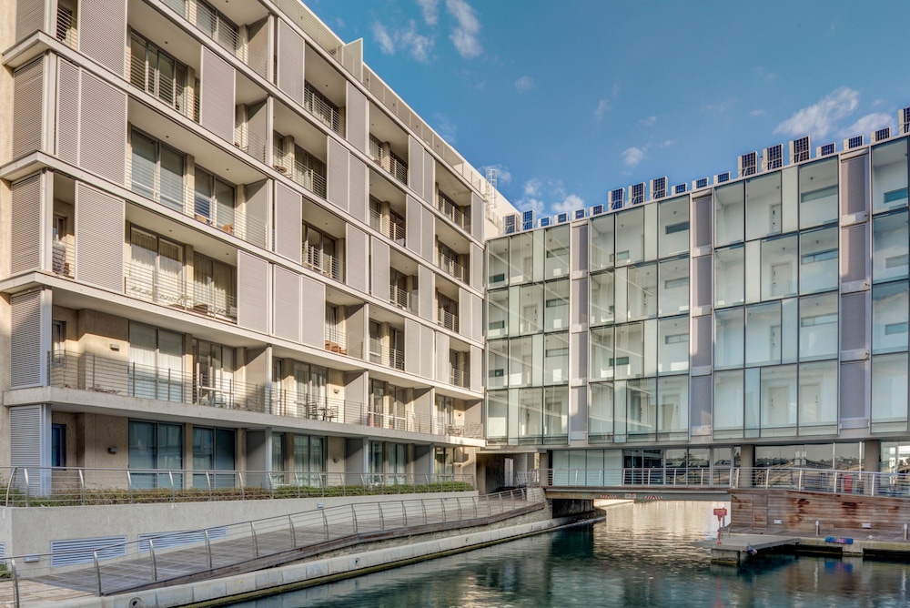 Harbour Bridge Luxury Apartments — 4-Star Luxury Hotel in Cape Town, South Africa