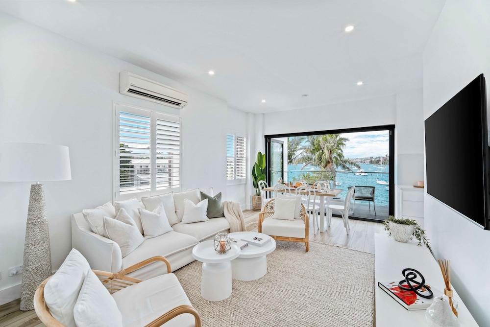 Phoenix at Palm View Collective — 4-Star Luxury Hotel in Sydney, Australia