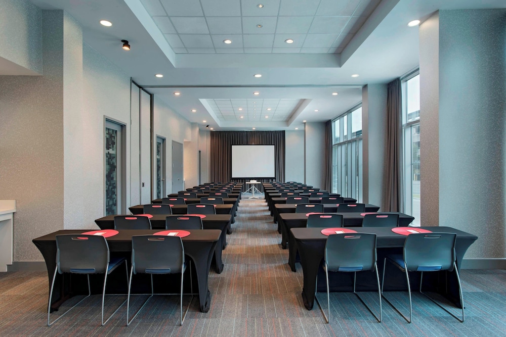 Aloft Austin at The Domain - photo 50