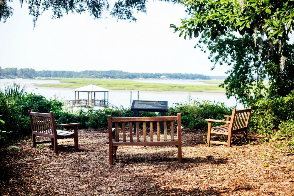 Old Town Bluffton Inn - photo 21