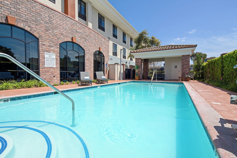 Holiday Inn Express Hotel & Suites Atascadero by IHG - photo 43