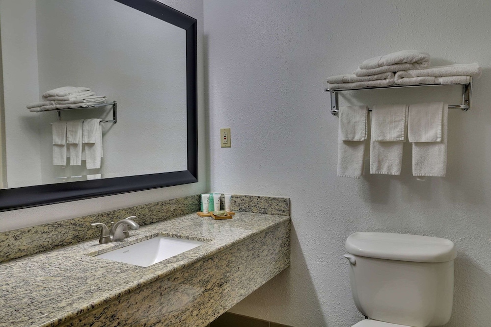 Country Inn & Suites by Radisson Savannah Gateway GA - photo 17
