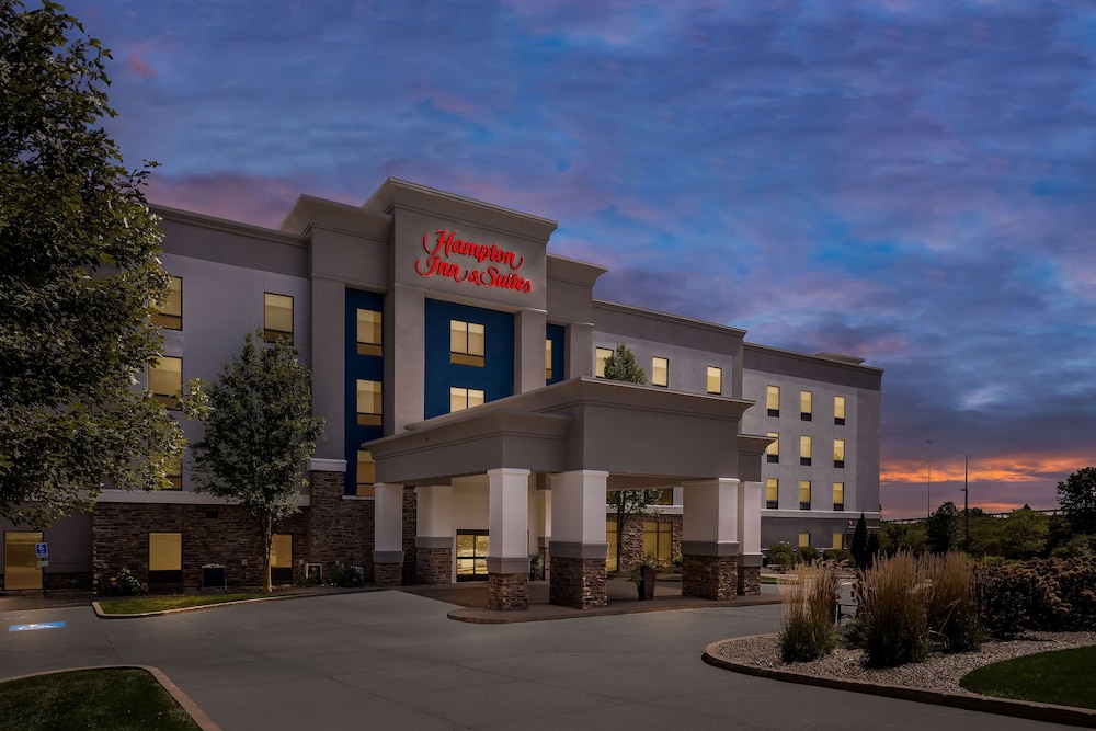Hampton Inn & Suites Canton - photo 37
