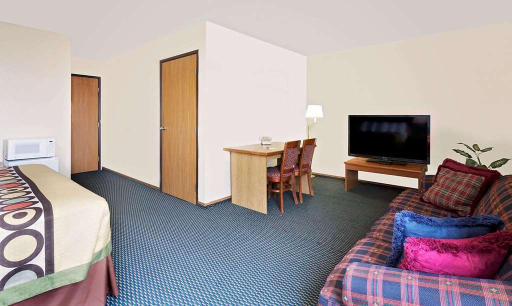 Super 8 by Wyndham Marshall - photo 14