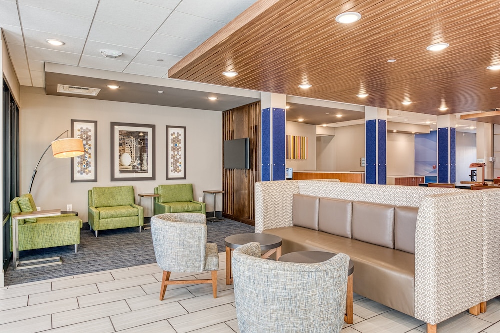 Holiday Inn Express & Suites Manitou Springs by IHG - photo 57