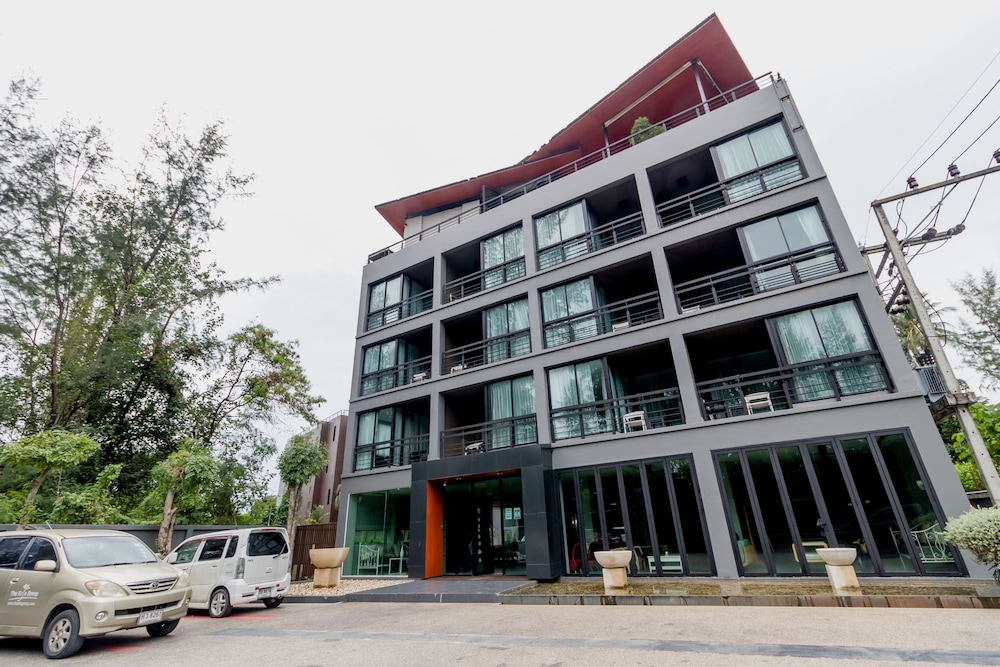 The Kris Resort Condotel at Bagtao Beach — hotel in Thalang