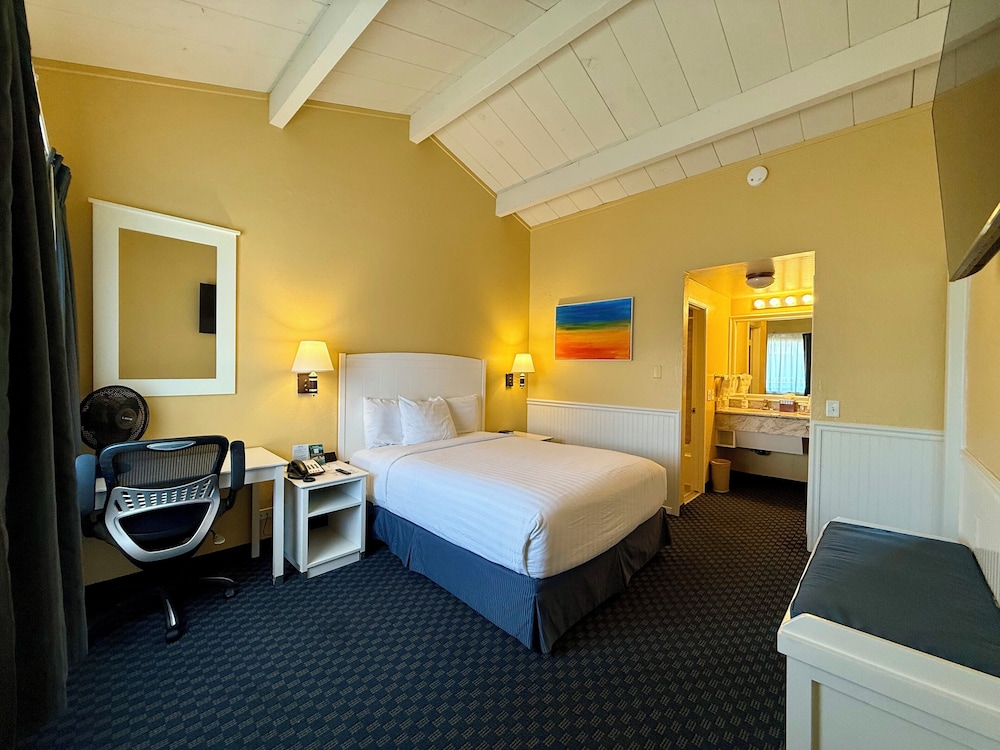 Monterey Bay Lodge - photo 12