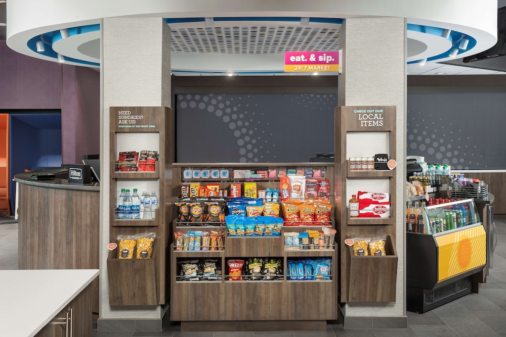 Tru by Hilton Charlotte Airport Lake Pointe - photo 33