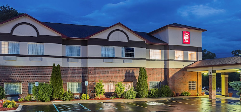Red Roof Inn & Suites Lake Orion Auburn Hills - photo 22