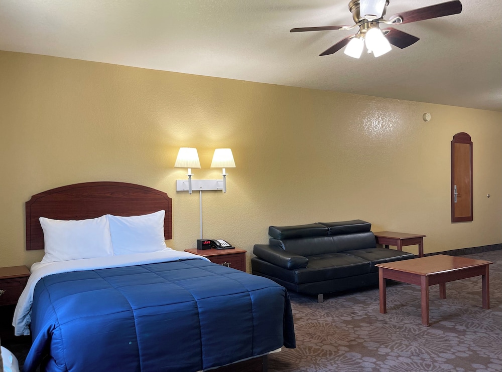Candlelight Inn & Suites Hwy 69 near McAlester - photo 10