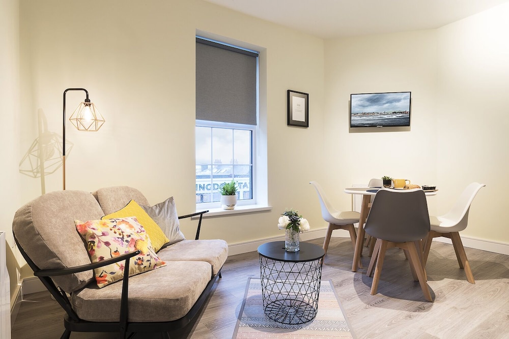 Blue Door Apartments — 4-Star Luxury Hotel in Newcastle, United Kingdom