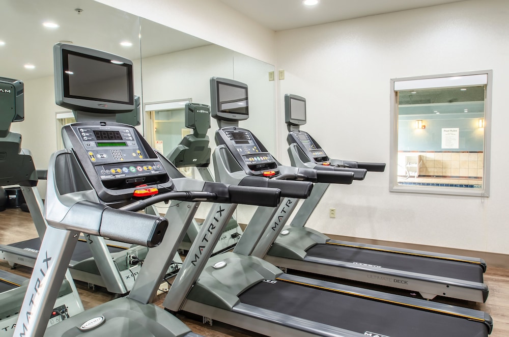 Holiday Inn Express & Suites Olathe South by IHG - photo 20