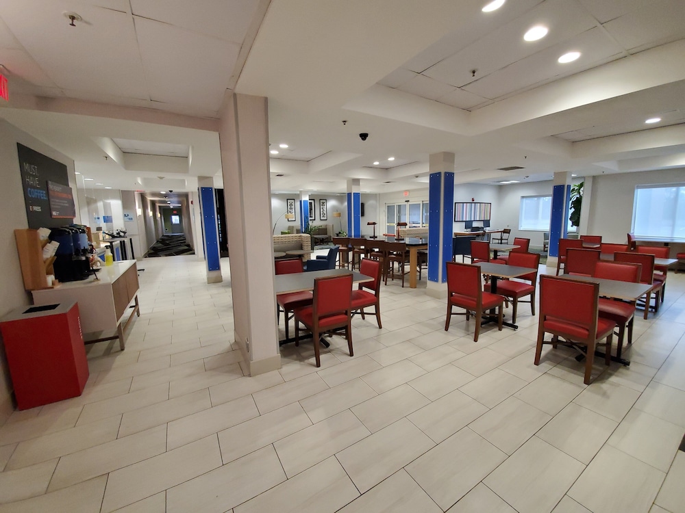 Holiday Inn Express & Suites Seattle North Lynnwood by IHG - photo 23