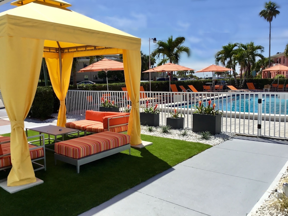 St Pete Beach Suites - photo 91