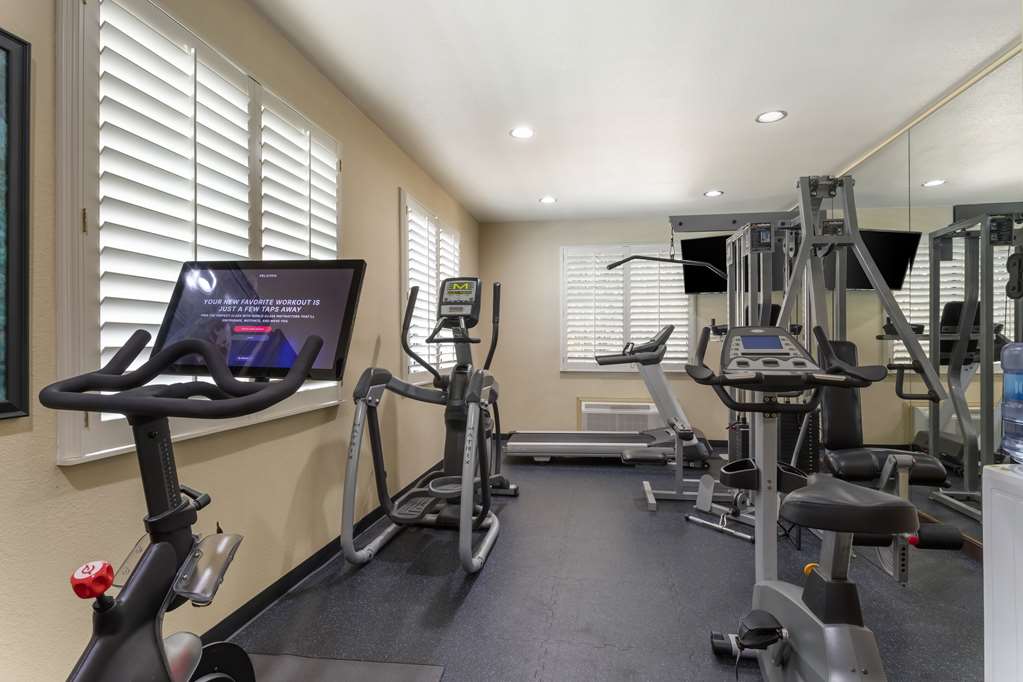 Best Western Plus Crown Colony Inn & Suites - photo 9