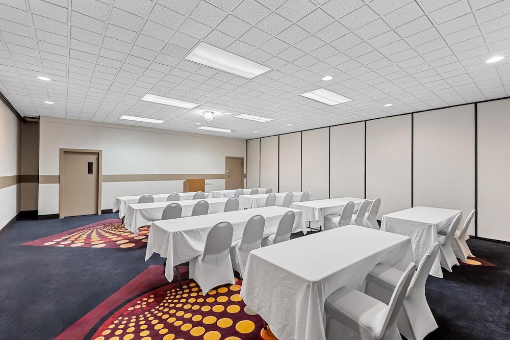 Suburban Studios Fort Dodge - photo 13