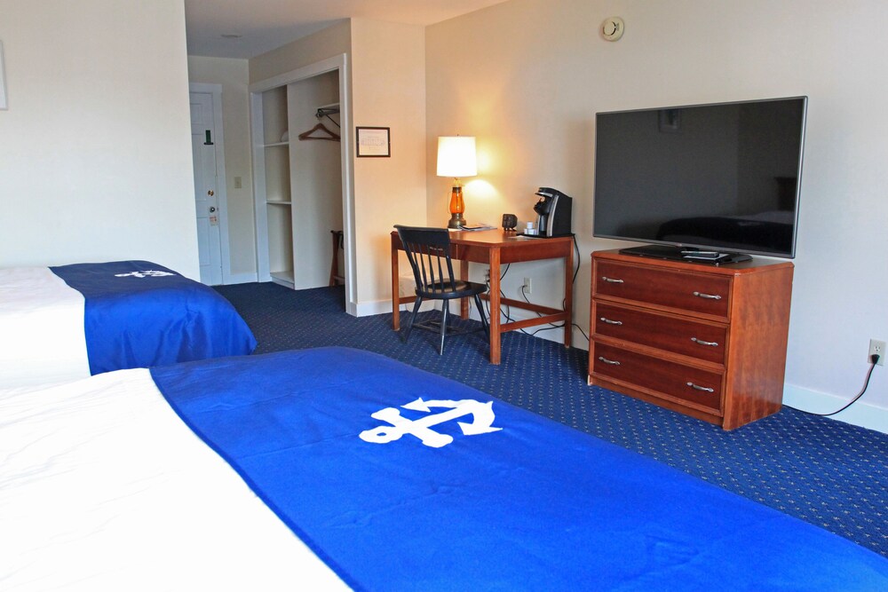 Fishermans Wharf Inn - photo 31